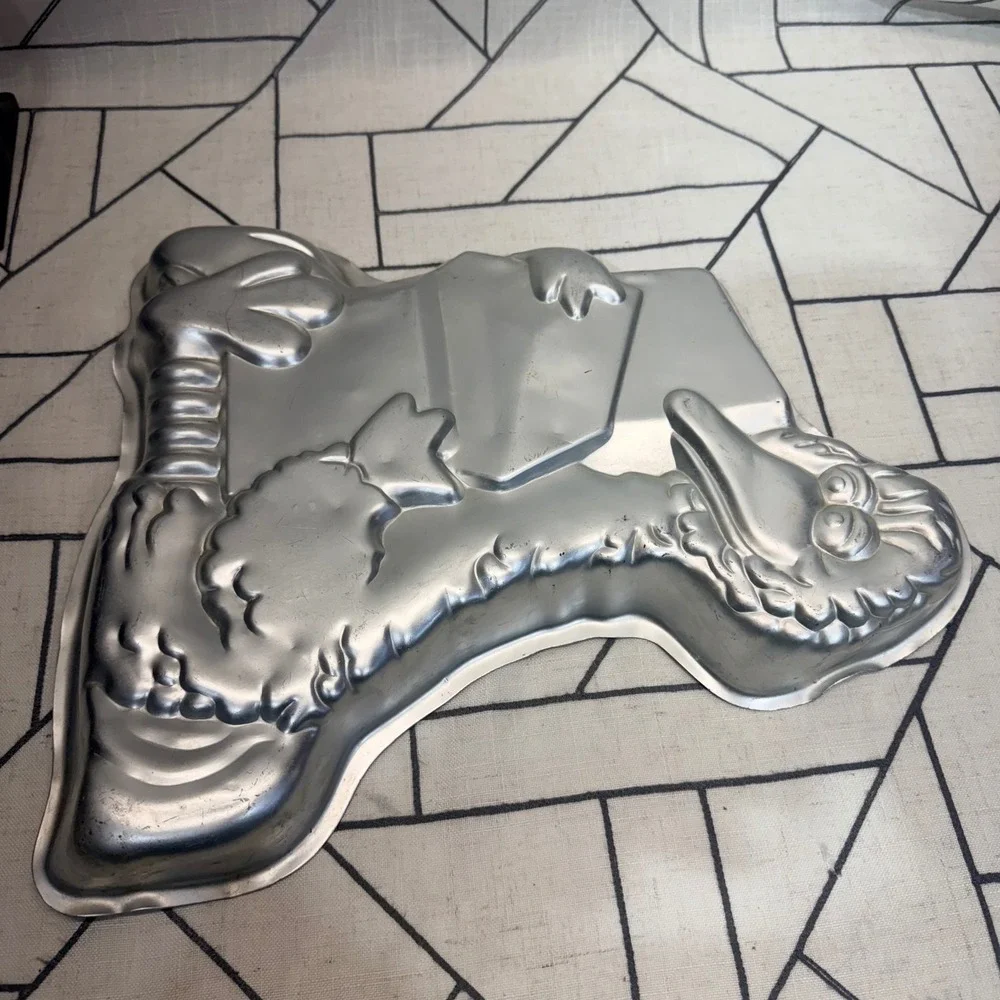 Wilton Cake‎ Pan 13